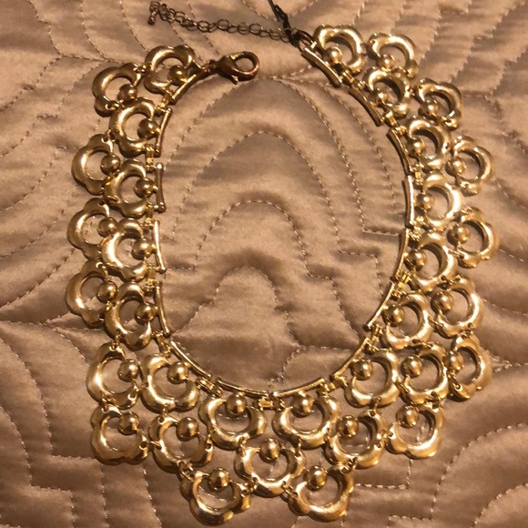 Polished gold tone Coker necklace..... - Picture 2 of 4